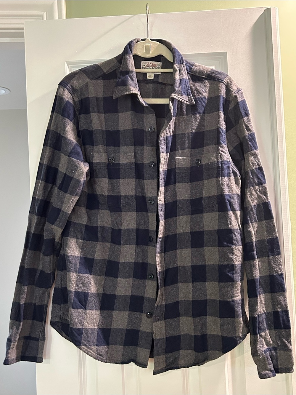 J. Crew - Men’s Mid-Weight Flannel Button Down - Size M